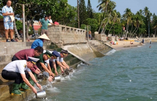 Bà Rịa – Vũng Tàu: Thả hơn 1 triệu con giống tái tạo nguồn lợi thủy sản