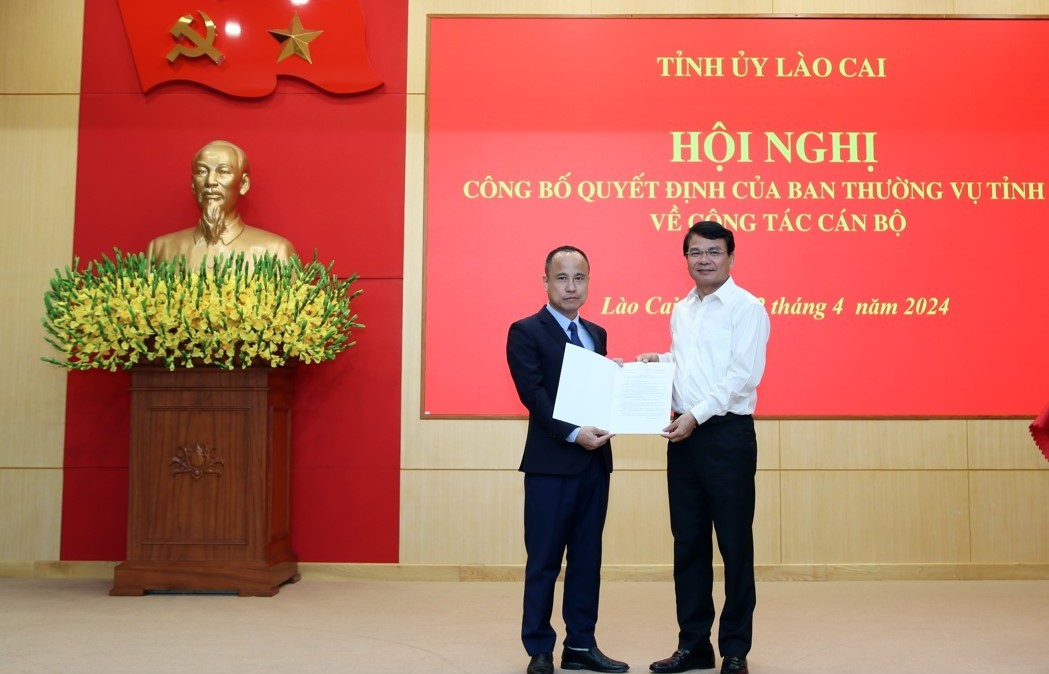Lào Cai: Công bố quyết định bổ nhiệm Chánh Văn phòng Tỉnh ủy