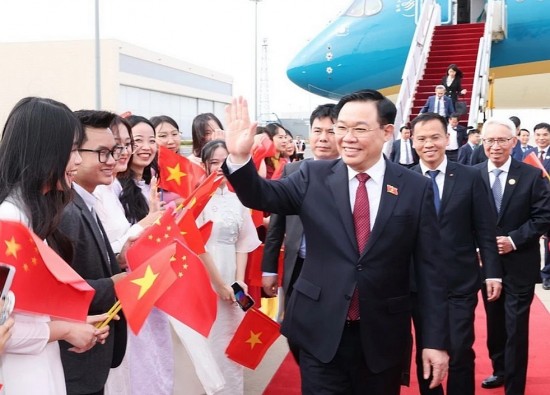 Duy trì đà phát triển tốt đẹp của mối quan hệ Việt Nam-Trung Quốc