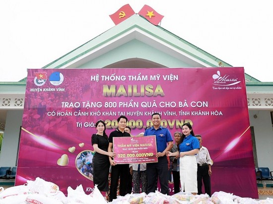Thẩm mỹ viện Mailisa trao tặng 800 phần quà tại Khánh Hoà