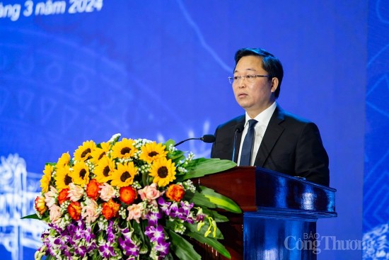 Miễn nhiệm chức danh Chủ tịch và Phó Chủ tịch UBND tỉnh Quảng Nam