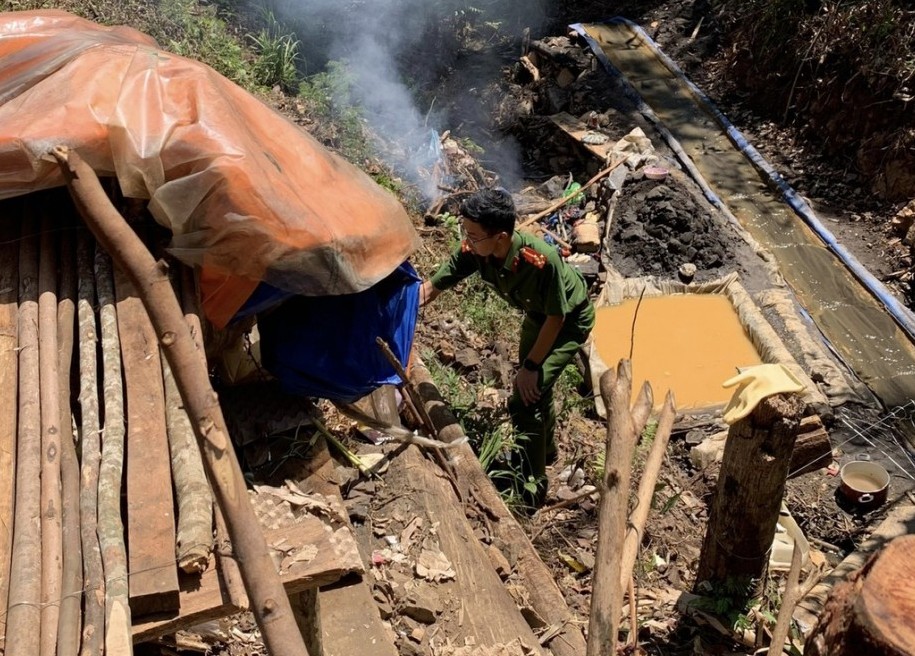 Huyện Lạc Dương (Lâm Đồng): Quyết liệt truy quét nạn khai thác khoáng sản trái phép