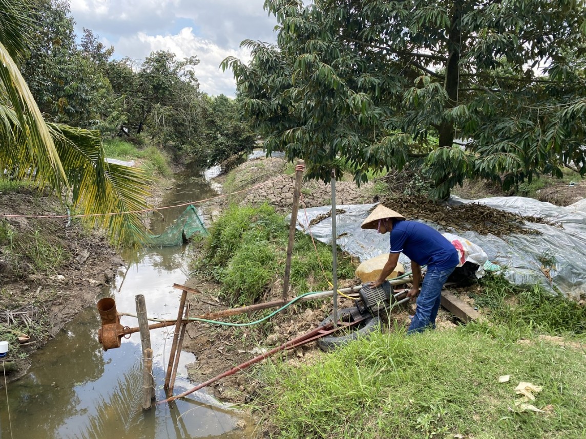 Đồng bằng sông Cửu Long: Đắp đập bơm chuyền nước ngọt phục vụ sản xuất, sinh hoạt