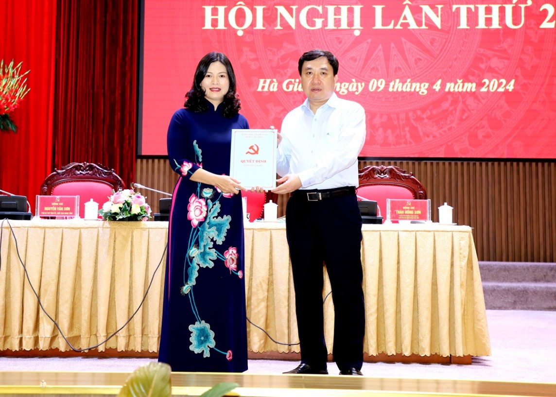 Hà Giang công bố các Quyết định của Ban Bí thư về công tác cán bộ