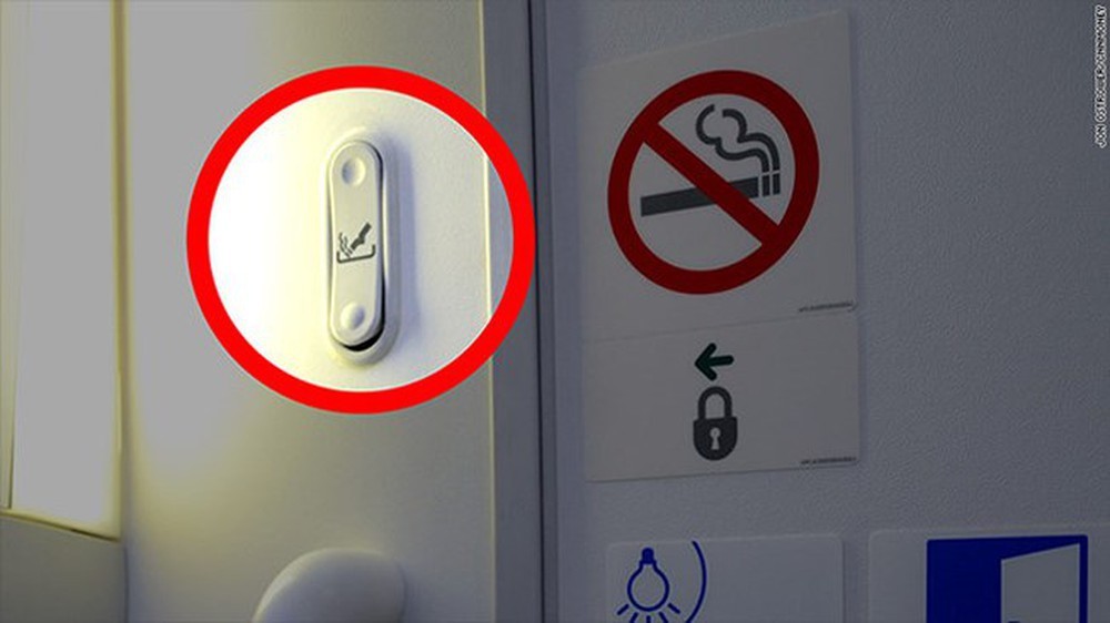 Pháp luật Việt Nam quy định cấm hút thuốc lá trên máy bay, bao gồm cả thuốc lá điện tử