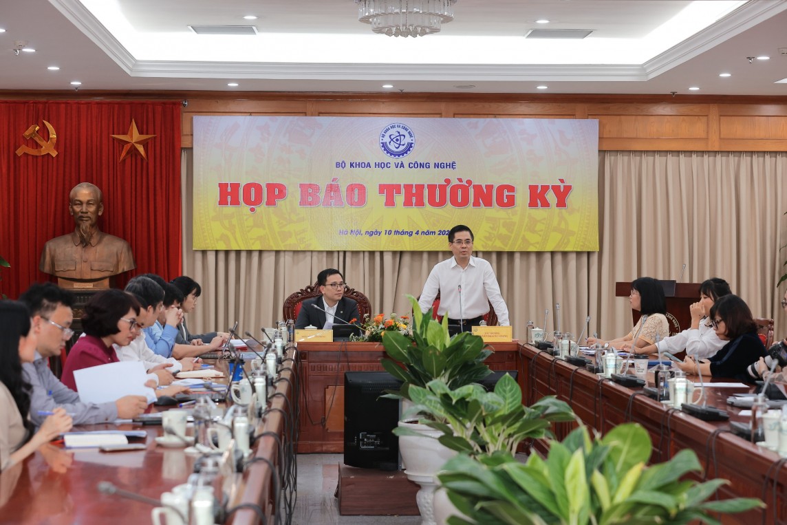 Thứ trưởng Nguyễn Hoàng Giang chủ trì họp báo