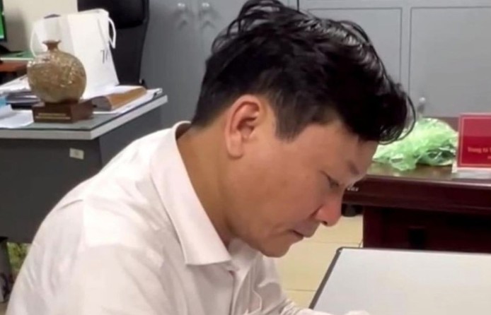 Hà Nội: Chủ tịch phường Nghĩa Đô nhận tiền tỷ để "làm ngơ" cho vi phạm xây dựng