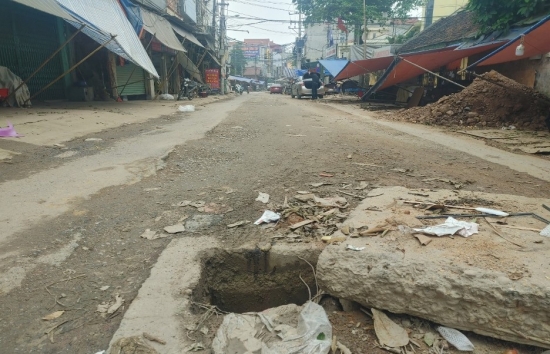 Vĩnh Phúc: Đường tỉnh 304 thi công dang dở, gây mất an toàn giao thông