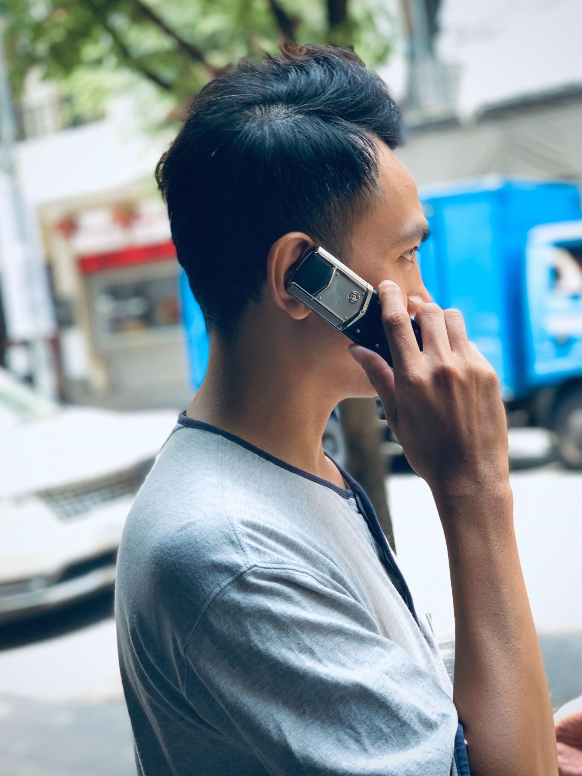 Hơn 6.000 điện thoại Vertu 2G đời cũ sẽ ra sao khi Việt Nam sắp tắt sóng 2G?