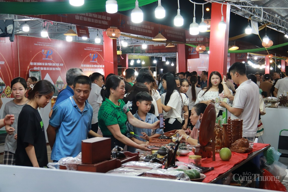 Lễ hội chùa Thầy trở thành Di sản văn hóa phi vật thể Quốc gia