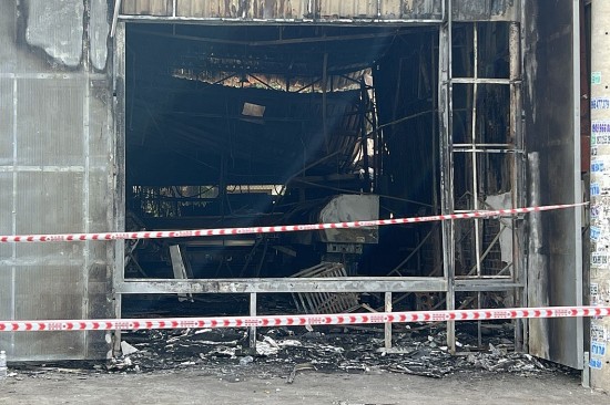 TP. Hồ Chí Minh: Liên tiếp xảy ra 2 vụ cháy nhà xưởng tại Bình Chánh và Thủ Đức