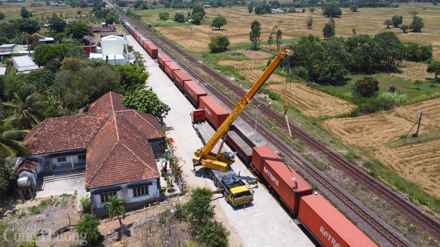 Tạm ngưng nhận vận chuyển hàng hoá đường sắt tuyến Hà Nội - TP. HCM