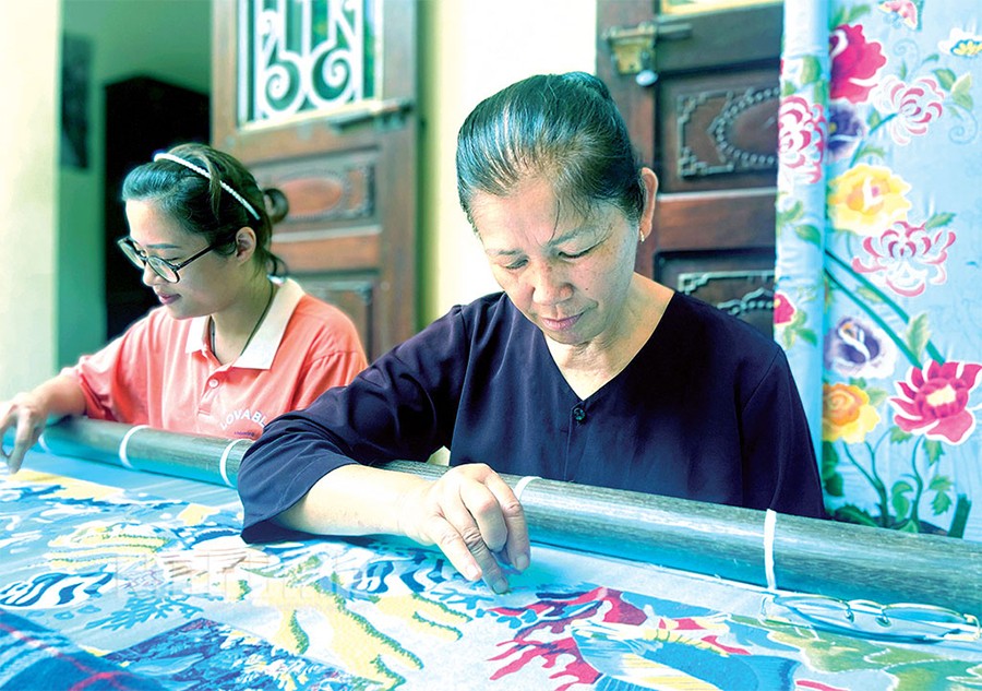 Công nhận nghề thủ công thêu – ren Ninh Hải là Di sản văn hóa phi vật thể quốc gia