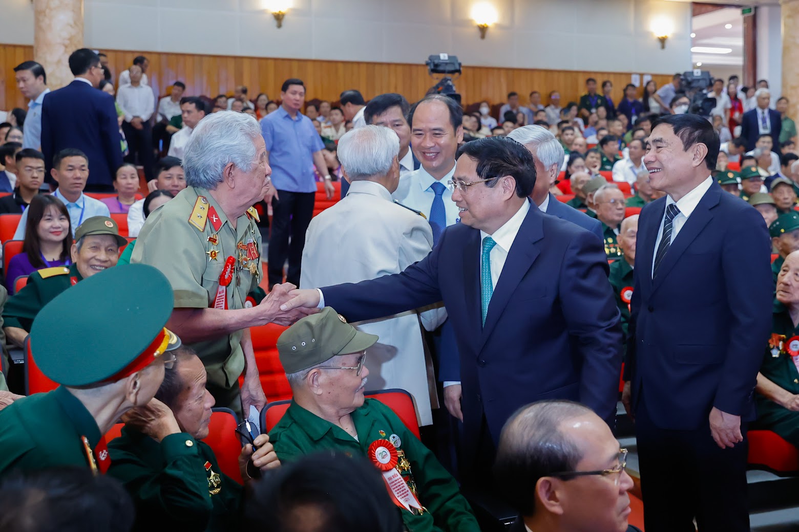 Thủ tướng dự gặp mặt, tri ân những người trực tiếp tham gia Chiến dịch Điện Biên Phủ- Ảnh 3.