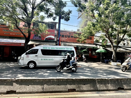 TP. Hồ Chí Minh: Tái diễn tình trạng "bến cóc" đón trả khách sai quy định