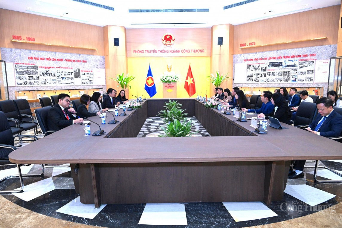 Bộ trưởng Nguyễn Hồng Diên tiếp và làm việc với Tổng thư ký ASEAN