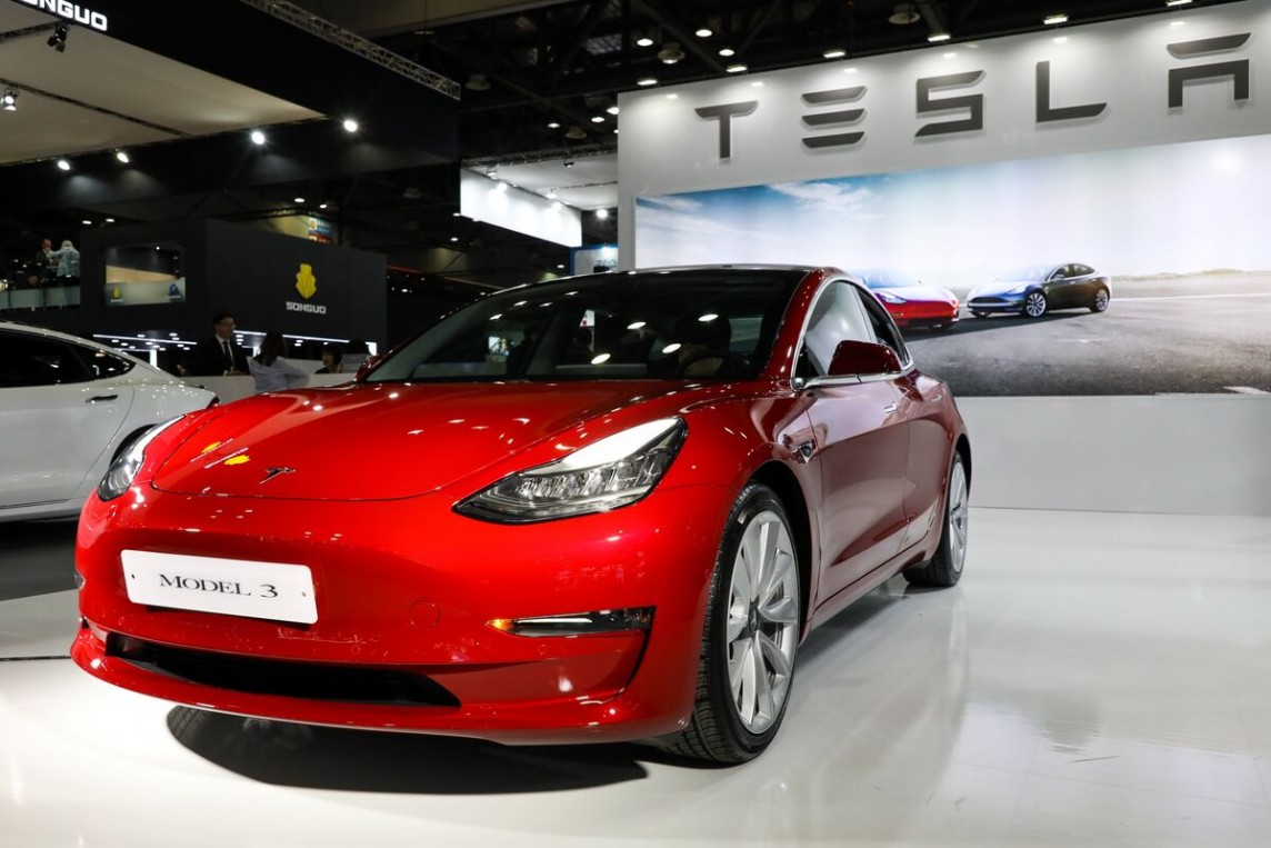 Xe điện Tesla bất ngờ "giảm giá sốc" tại nhiều thị trường lớn