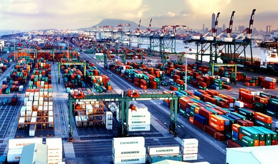 Việt Nam đang sở hữu cơ hội vượt trội để trở thành trung tâm logistics của khu vực