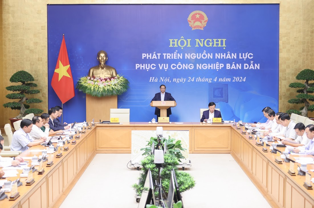Thủ tướng Phạm Minh Chính: Đào tạo nhân lực bán dẫn là ''đột phá của đột phá''
