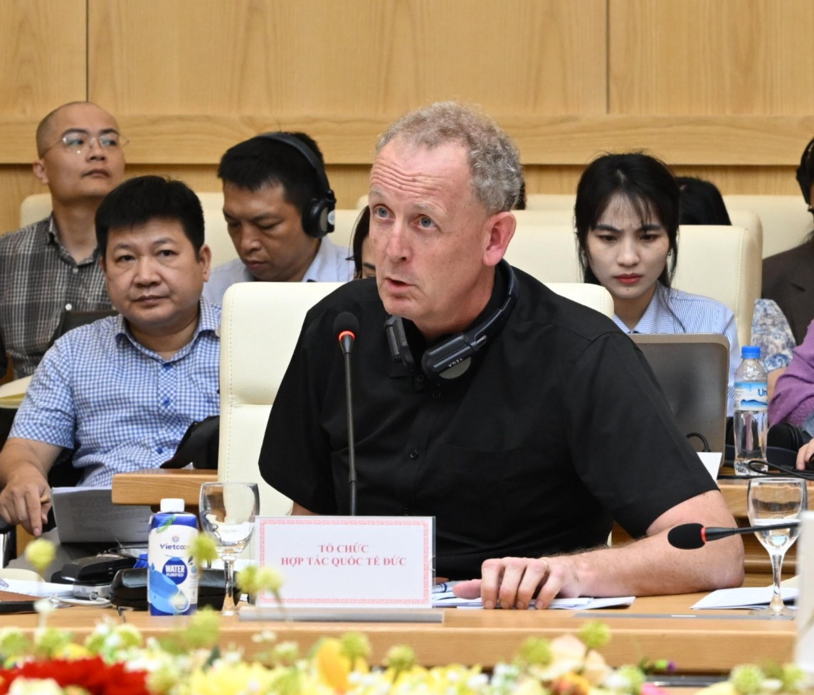 Chùm ảnh: Bộ trưởng Nguyễn Hồng Diên chủ trì Hội nghị góp ý dự thảo
