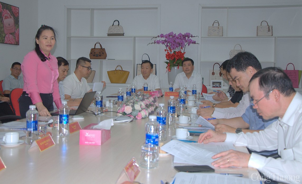 Bộ trưởng Nguyễn Hồng Diên làm việc với Hiệp hội Da giầy - Túi xách Việt Nam