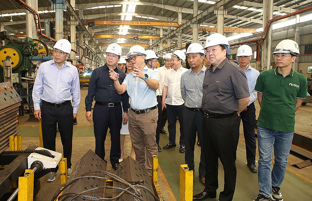 Phó Thủ tướng kiểm tra 4 nhà thầu cung cấp cột thép đường dây 500kV mạch 3