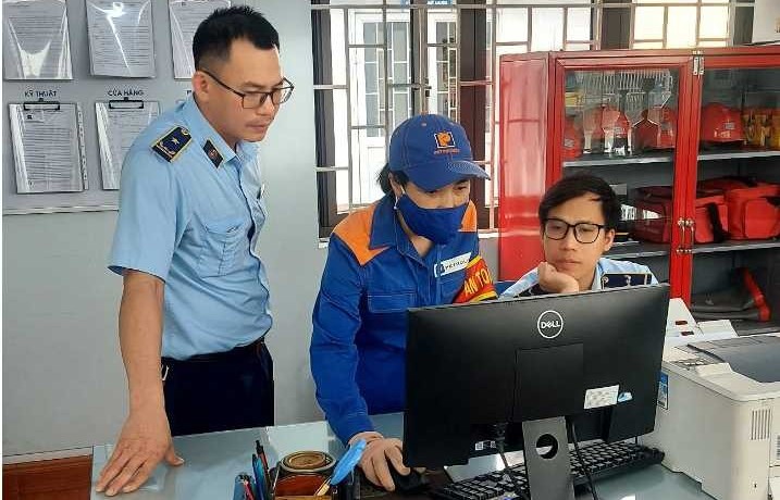 Quảng Ninh: Tăng cường kiểm tra việc sử dụng hóa đơn điện tử tại các cửa hàng xăng dầu