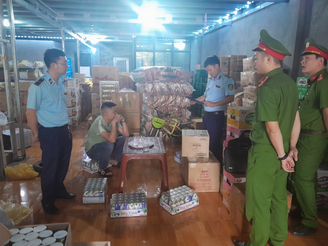 Bắc Giang: Xử lý hộ kinh doanh thực phẩm nhập lậu