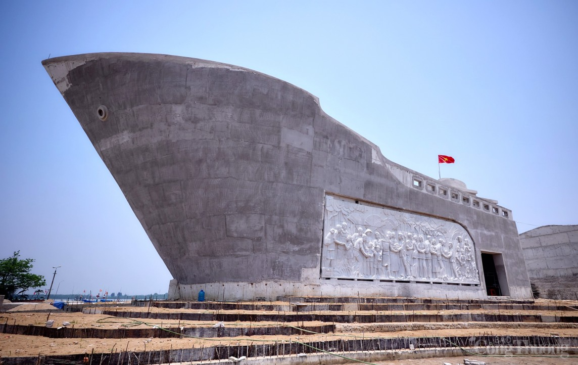 Ngắm “Con tàu tập kết” khổng lồ chuẩn bị hoàn thiện tại Sầm Sơn