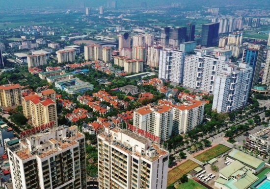 Hà Nội: Giá chung cư bị đẩy cao chót vót, giấc mơ an cư của người trẻ ngày càng xa vời