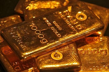 Có nên đầu tư vàng trong thời điểm giá vàng thế giới đang “phá luật”?