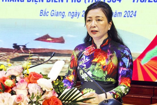 Phó Bí thư Thường trực Lê Thị Thu Hồng điều hành hoạt động của Tỉnh uỷ Bắc Giang