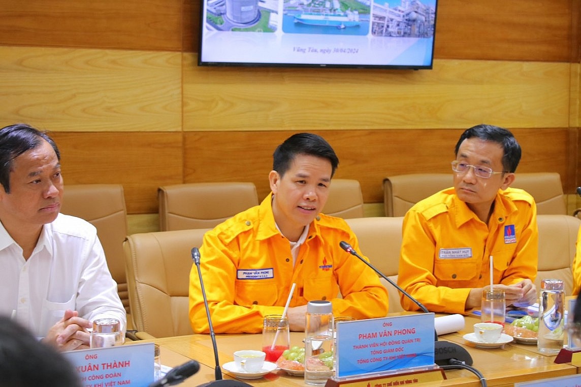 Tổng Giám đốc PV GAS Phạm Văn Phong chỉ đạo cuộc họp