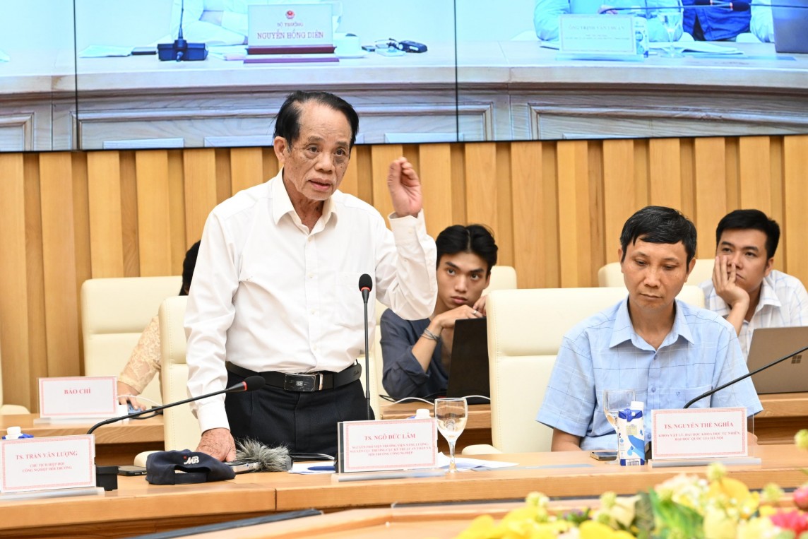 Chùm ảnh: Bộ trưởng Nguyễn Hồng Diên chủ trì Hội thảo tham vấn về phát triển điện mặt trời mái nhà