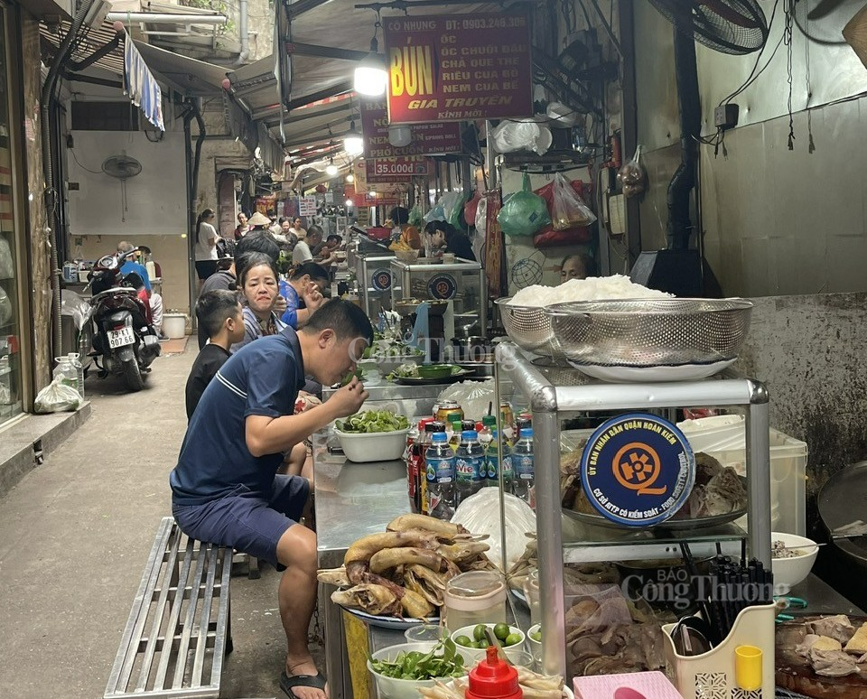 Hà Nội: Độc đáo ẩm thực ở ngõ chợ Đồng Xuân