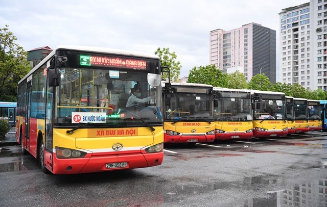 Hà Nội: Đã có những tuyến buýt nào áp dụng thí điểm vé điện tử?