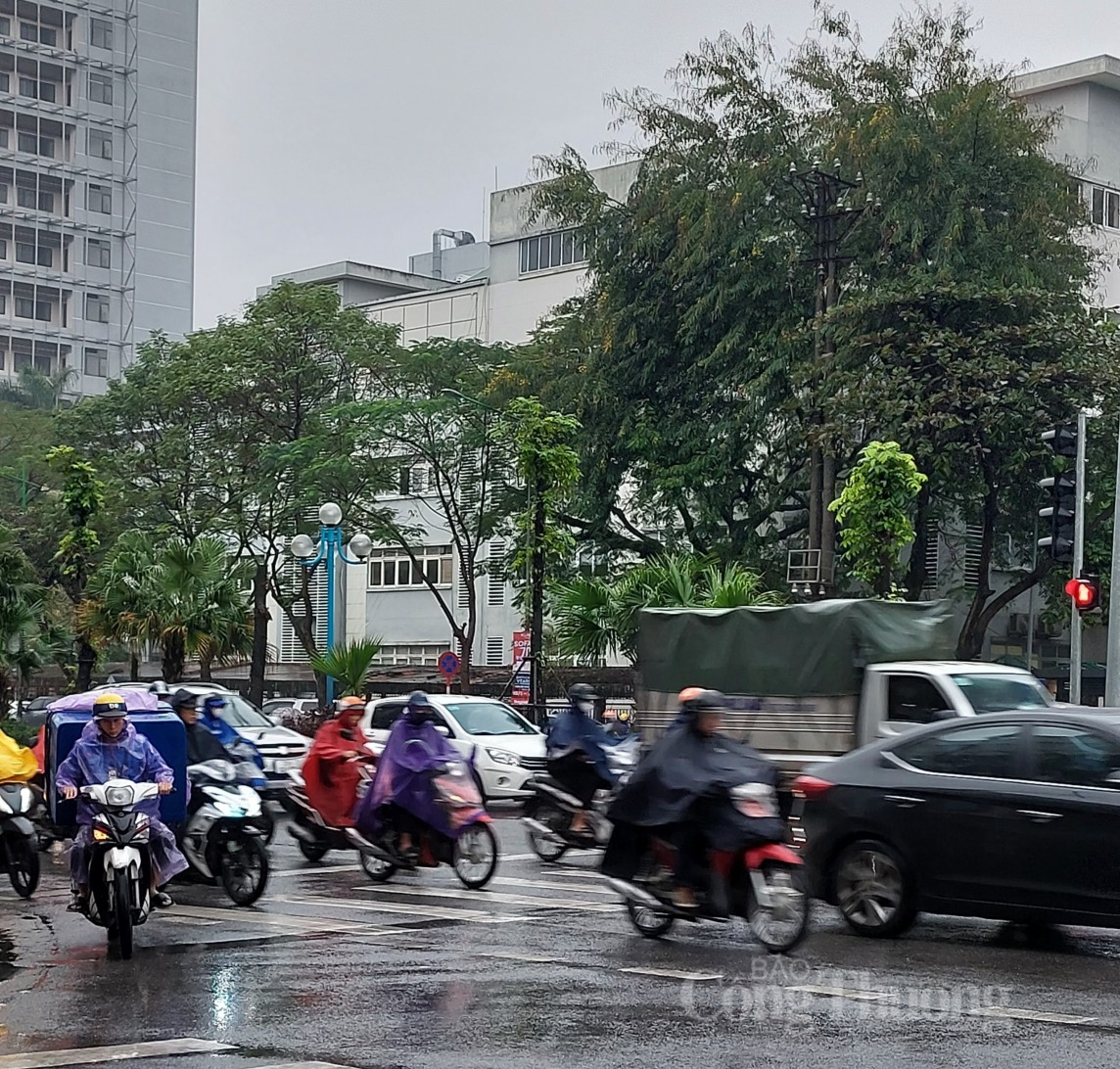 Dự báo thời tiết Hà Nội hôm nay 8/5/2024: Hà Nội có mưa dông, khả năng xảy ra lốc, sét, gió mạnh
