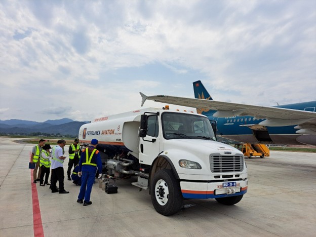Petrolimex Aviation cung cấp nhiên liệu cho các chuyến bay phục vụ Lễ kỷ niệm 70 năm Chiến thắng Điện Biên Phủ