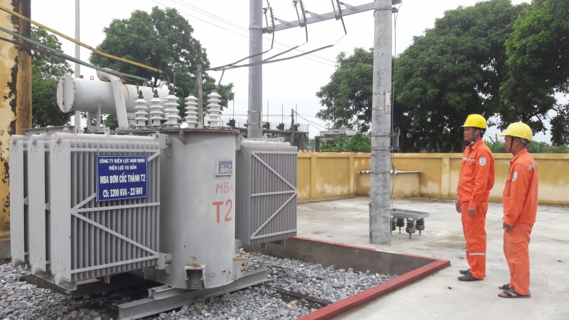 Điện lực Nam Định bảo đảm vận hành an toàn hệ thống điện mùa nắng nóng