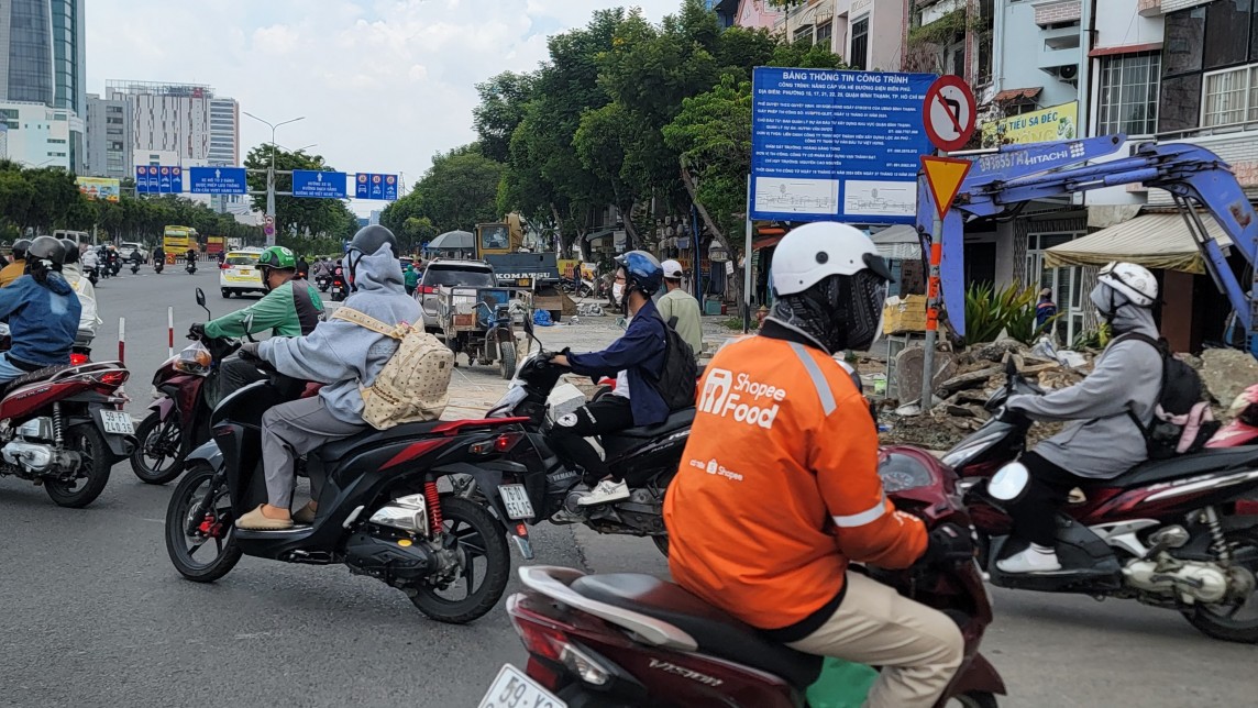 TP. Hồ Chí Minh: Nguy cơ mất an toàn tại Dự án nâng cấp vỉa hè đường Điện Biên Phủ