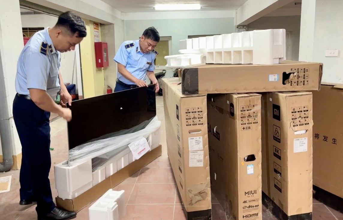 Thái Nguyên: Tạm giữ 15 ti vi nhập lậu tại 1 công ty thương mại