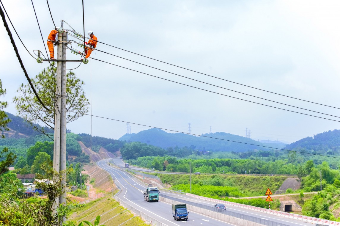 Thừa Thiên Huế: Đẩy mạnh phát triển hệ thống lưới điện