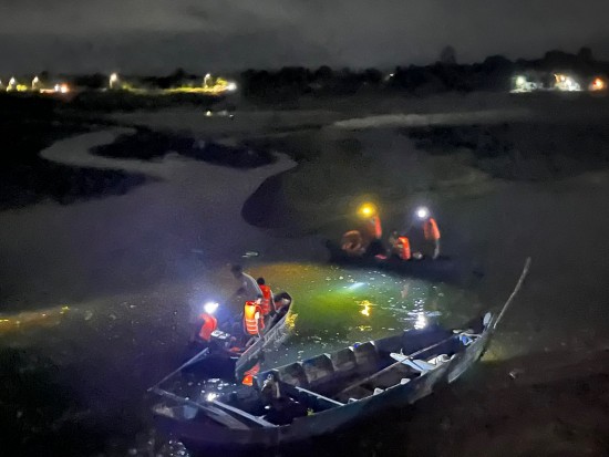Phú Yên: 2 công nhân thi công cao tốc đang mất tích trên sông Ba