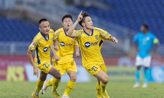 Bảng xếp hạng vòng 19 V-League 2023/2024 ngày 19/5: Nam Định thua sốc, Sông Lam Nghệ An hồi sinh