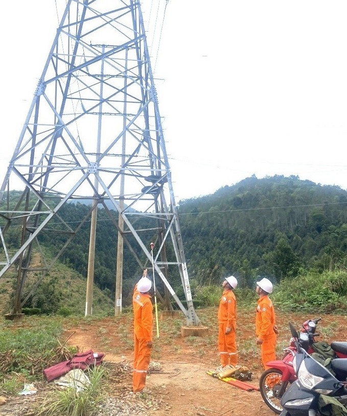 Lào Cai: Củng cố lưới điện trong mùa nắng nóng, mưa bão