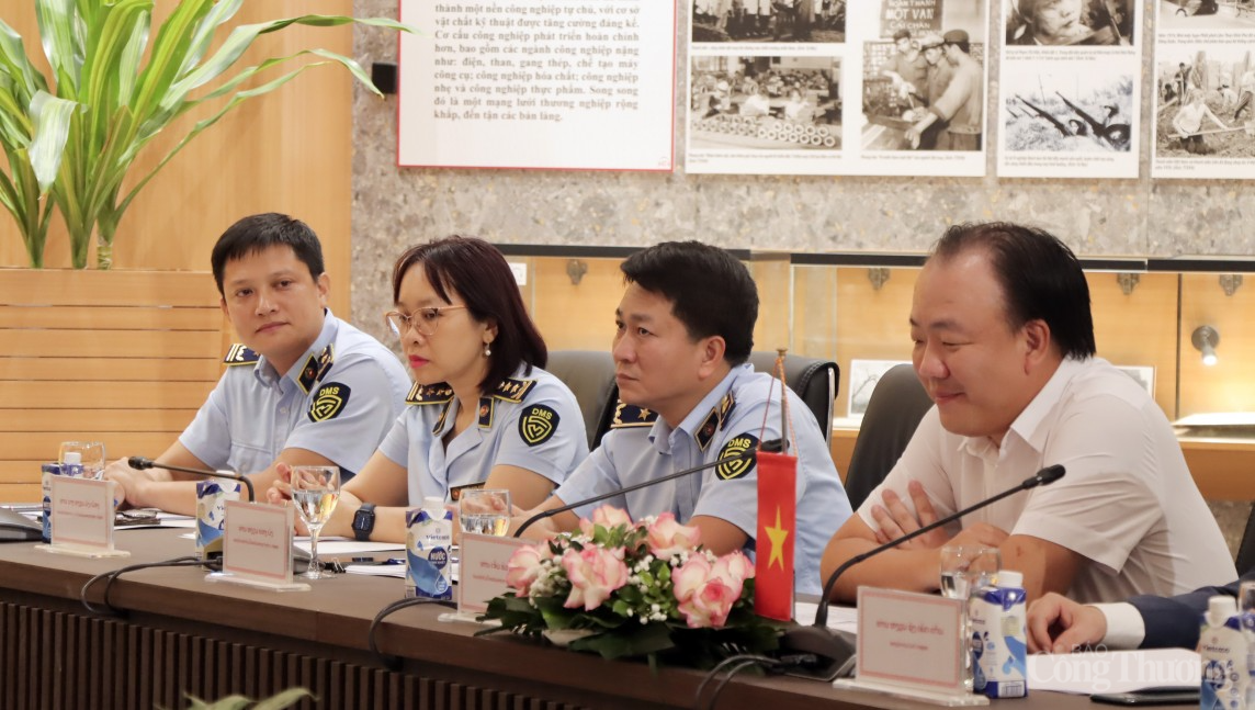 Việt Nam - Lào: Đẩy mạnh hợp tác phòng, chống vi phạm pháp luật trong kinh doanh