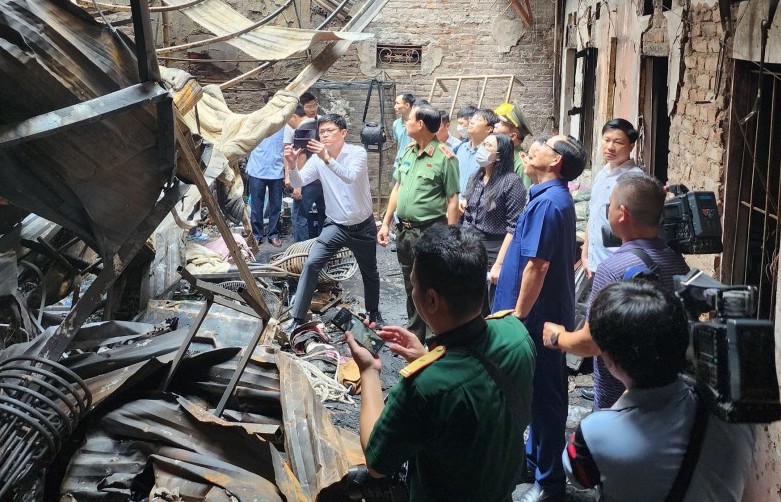Thủ tướng chỉ đạo khẩn trương điều tra nguyên nhân vụ cháy khiến 14 người tử vong