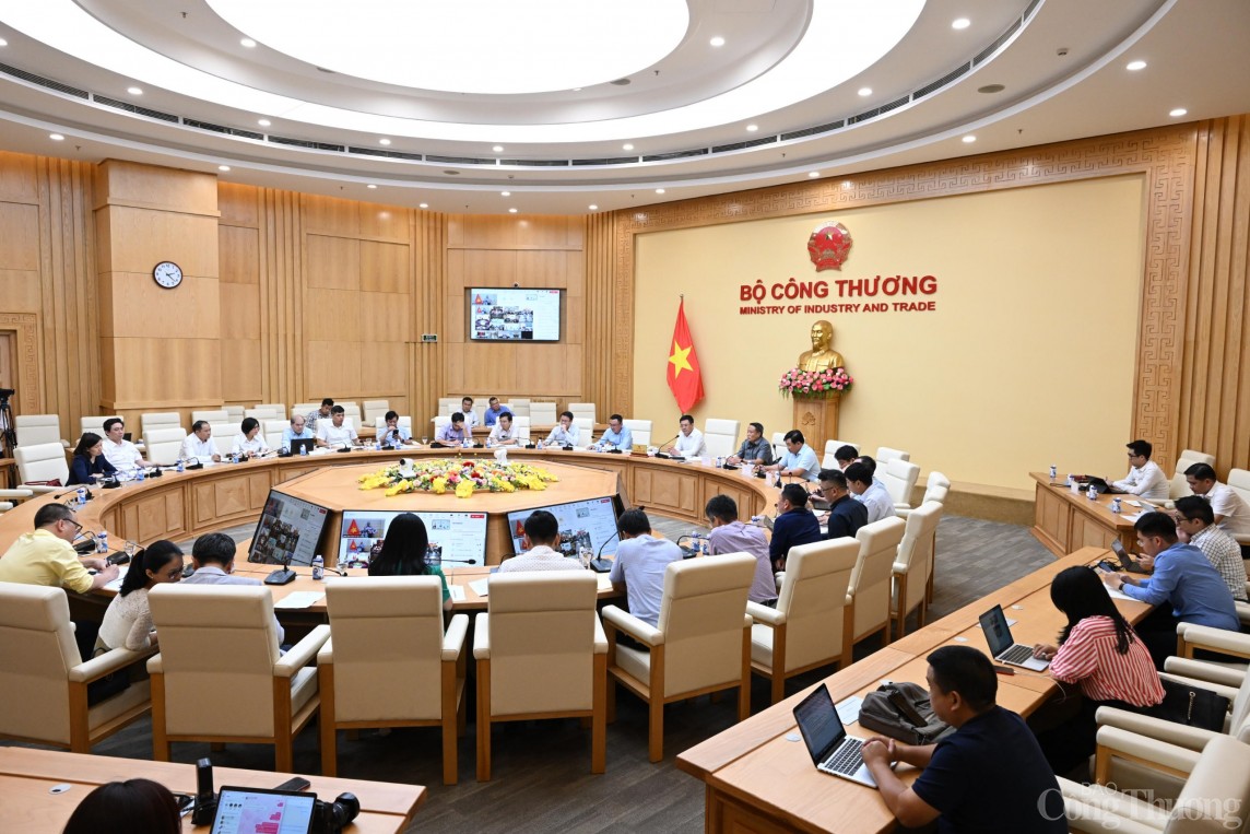 Bộ trưởng Nguyễn Hồng Diên yêu cầu xử lý trách nhiệm nếu để chậm tiến độ các dự án điện khí