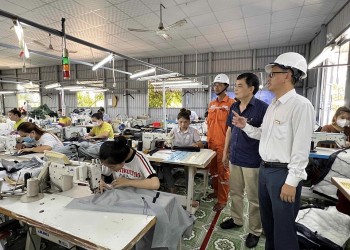 Doanh nghiệp tại Phú Yên đồng hành phong trào tiết kiệm điện