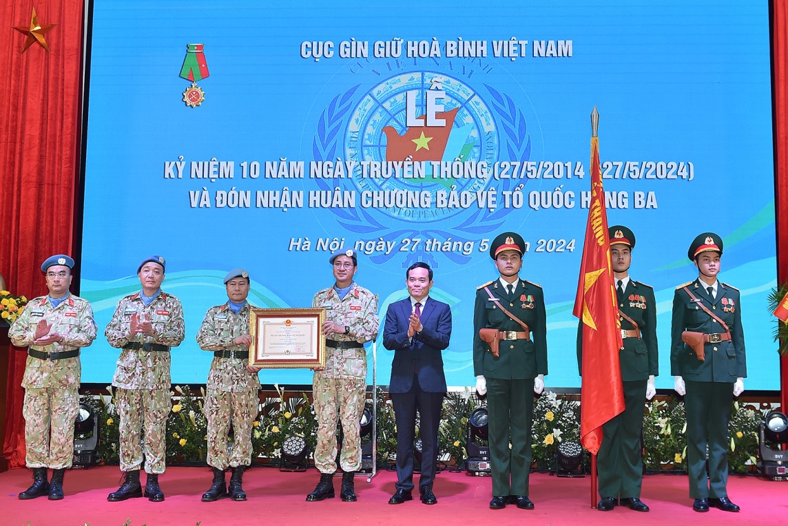 Phó Thủ tướng Trần Lưu Quang dự Lễ kỷ niệm 10 năm Ngày truyền thống Cục Gìn giữ hoà bình Việt Nam